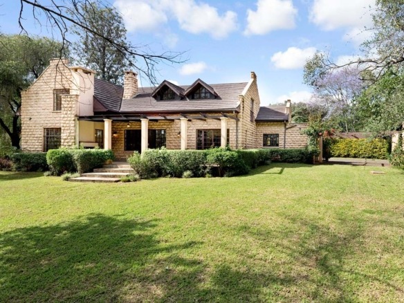 Stunning 5 bedroom House For Sale In Karen