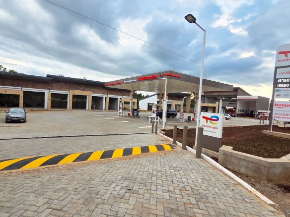 323 Retail Center Karen