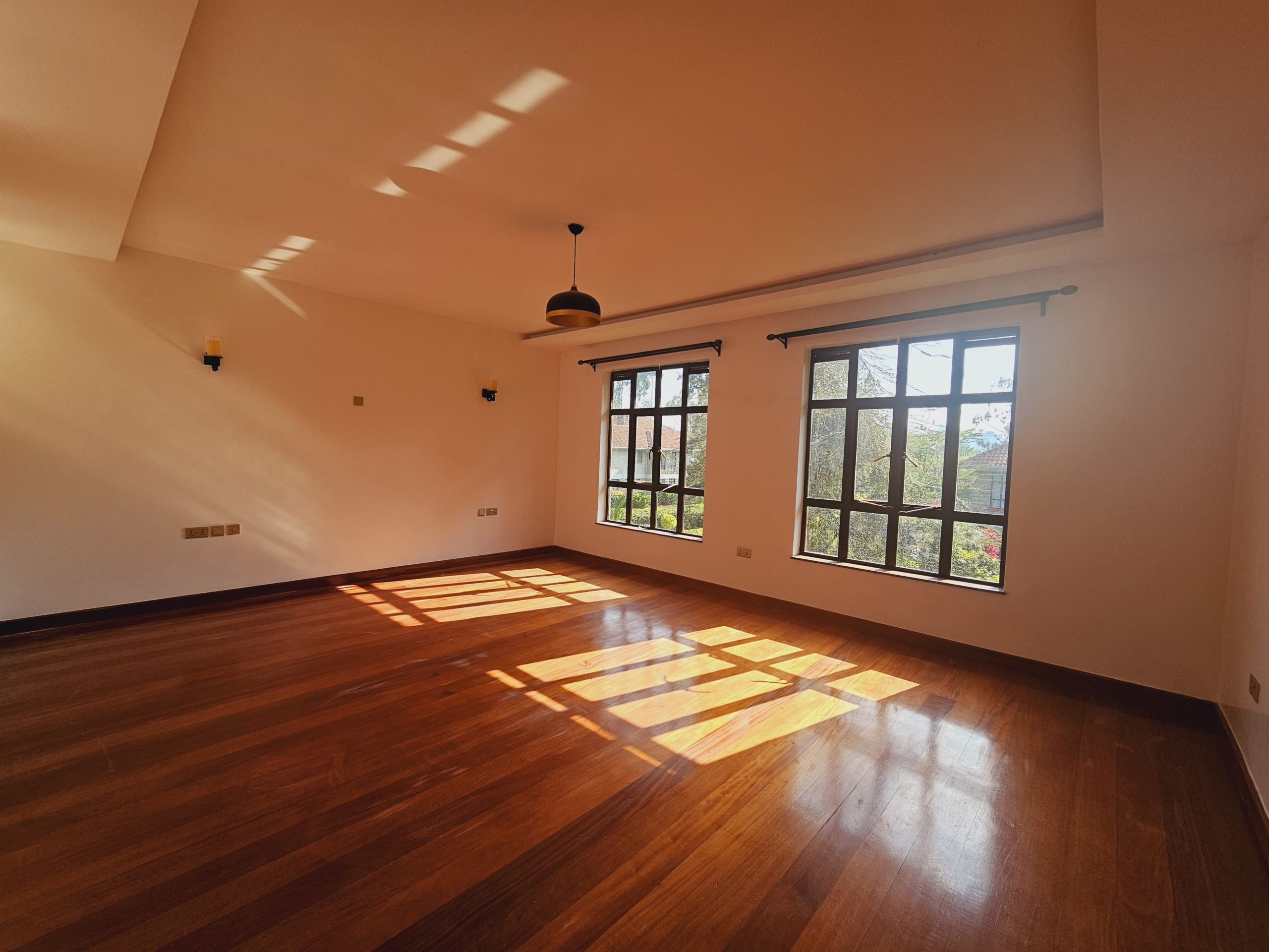 Windy Ridge, Five Bedroom Home in Karen