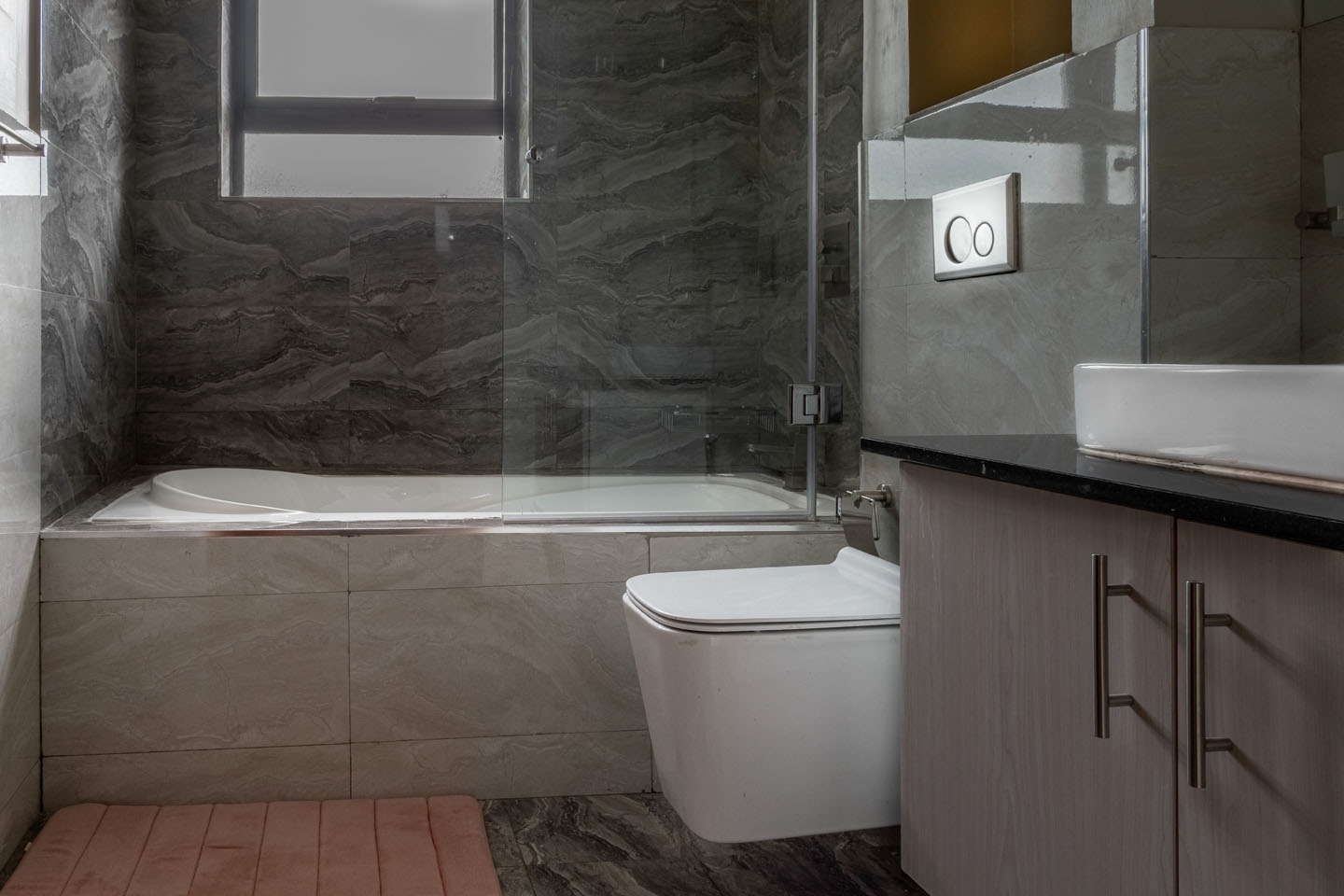 Fully Furnished 4-Bedroom Duplex Apartment for Rent in Riverside Drive -10