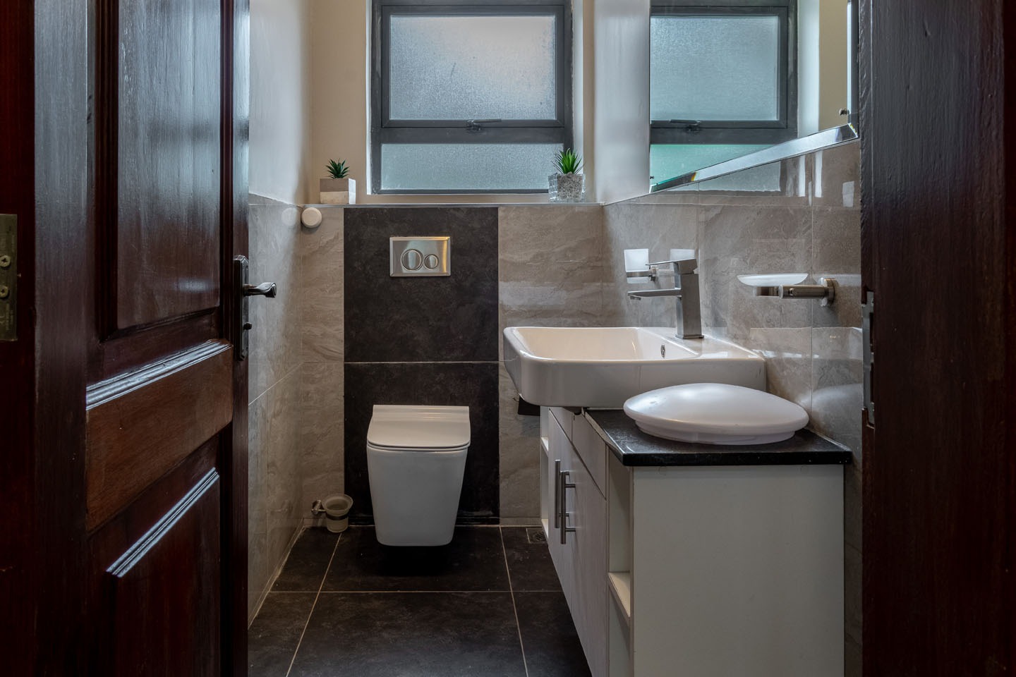 Fully Furnished 4-Bedroom Duplex Apartment for Rent in Riverside Drive -4