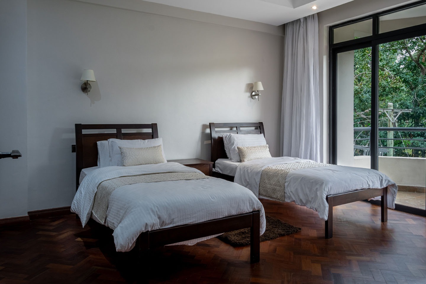 Fully Furnished 4-Bedroom Duplex Apartment for Rent in Riverside Drive -5