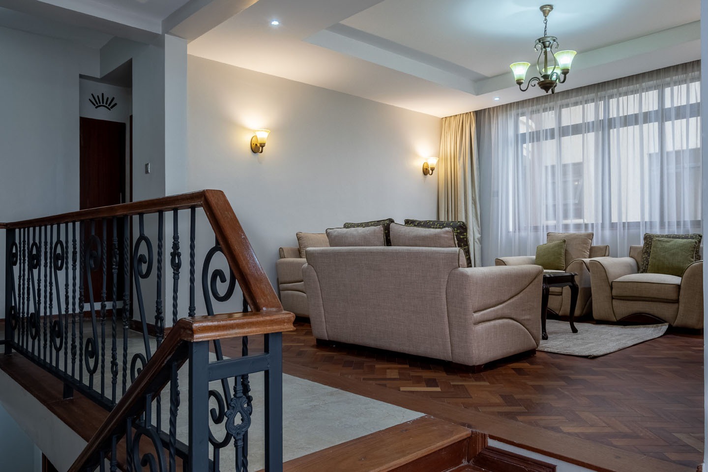 Fully Furnished 4-Bedroom Duplex Apartment for Rent in Riverside Drive -8