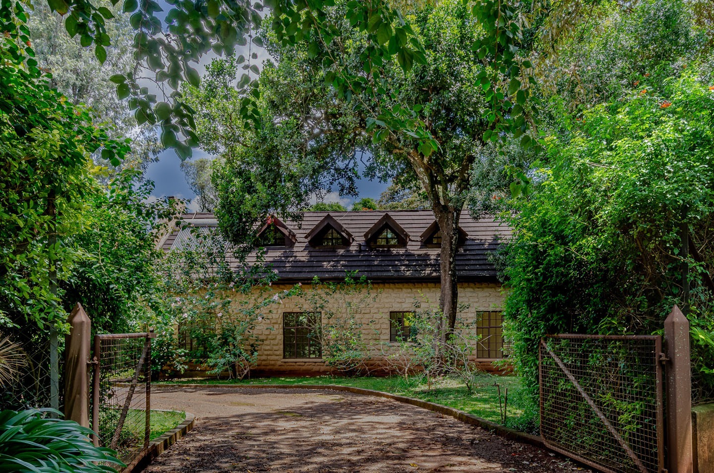 Stunning 5 bedroom House For Sale In Karen -1